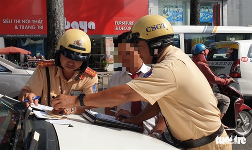 Khi CSGT TP.HCM được trang bị máy bắn tốc độ, máy đo nồng độ cồn công nghệ cao, hiệu quả xử phạt sẽ được nâng cao - Ảnh: ĐAN THUẦN
